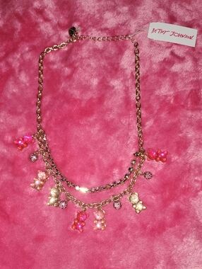 ✨️NWT Betsey Johnson ✨️Gold Tone Necklace with💓 Pink and💕 Hot Pink Bear Charms